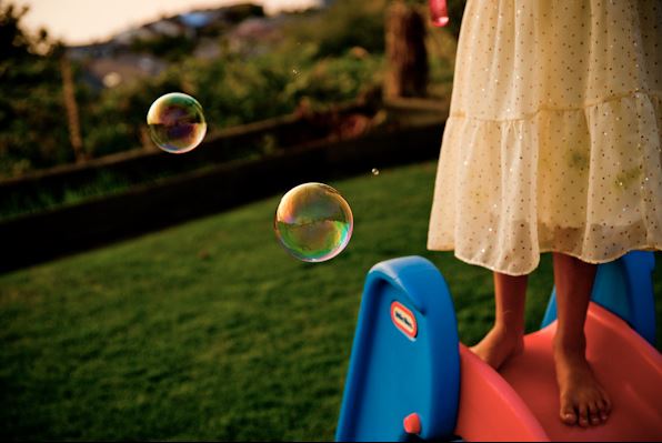 Learn How to Freeze the Moment with Bubbles: Photo Tips for Parents with Me Ra Koh