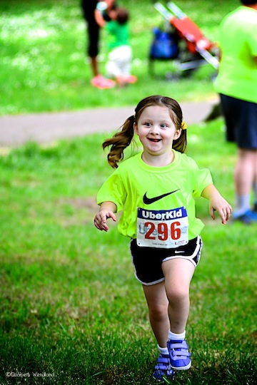 how to choose your shutter speed for sports part 2 - little girl running
