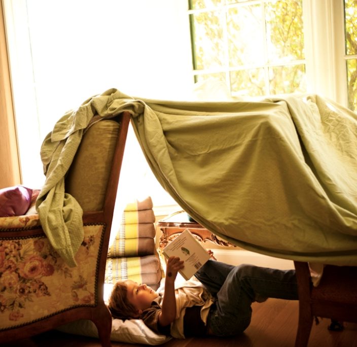 Kid Fun Blanket Fort and Magical Light