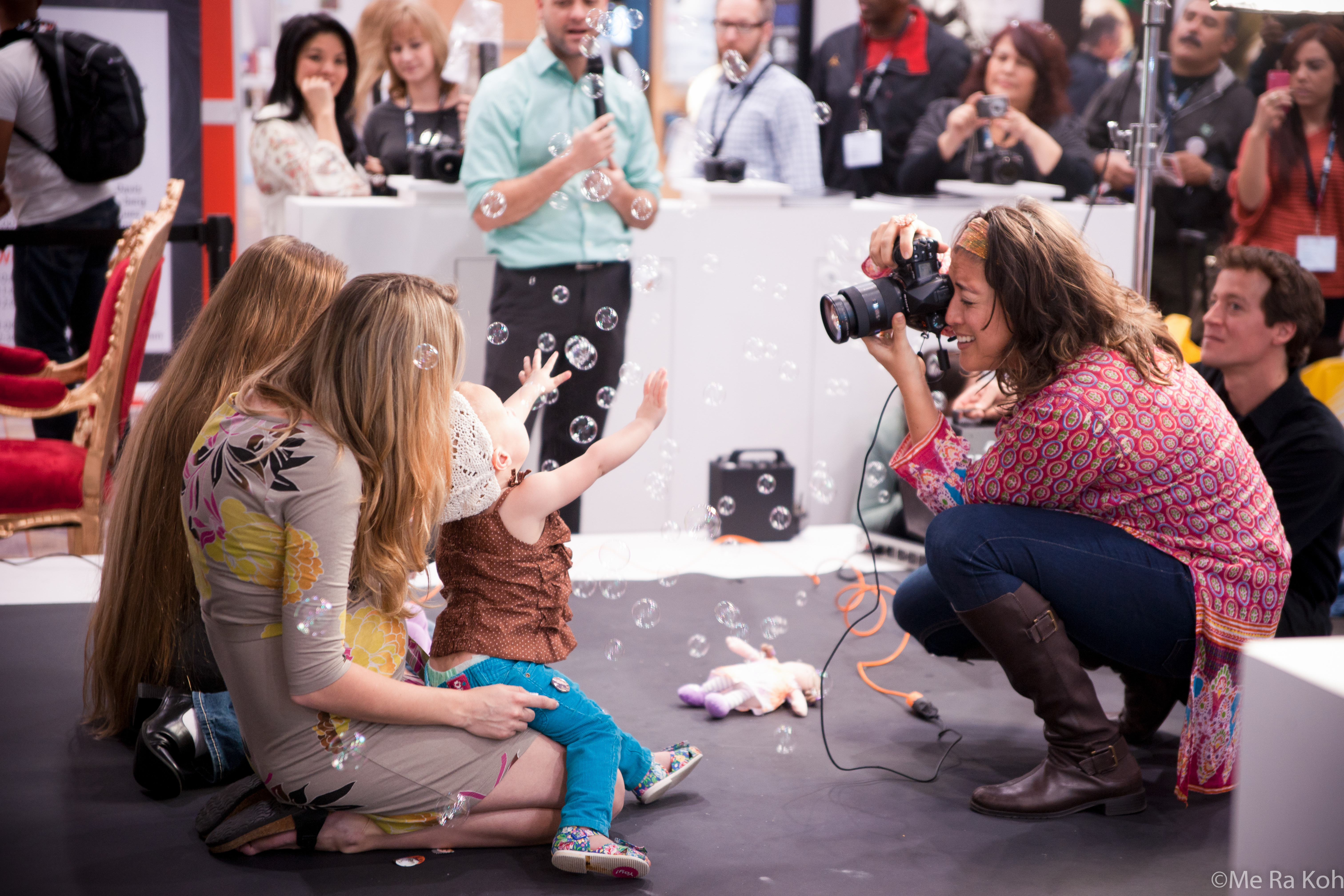 Try Me Ra Koh's Tricks for Engaging Toddlers in Photos