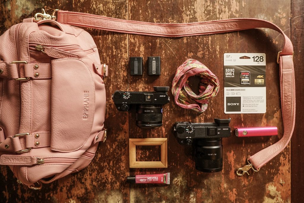 Curious about what should be in a camera bag for beginners? Check out this advice from Me Ra Koh!